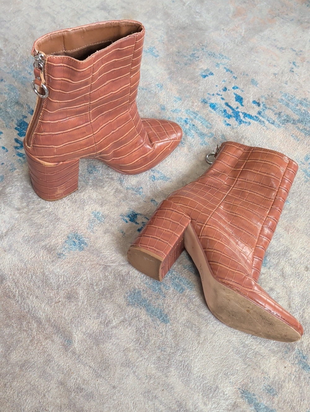 VTG Chinese Laundry Cognac Croc-Embossed Block Heel Ankle Boots Women's 7
